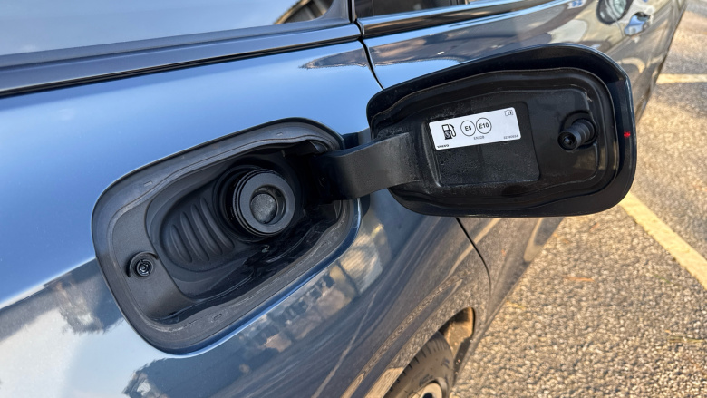 Volvo V60 2.0 B4P Plus Dark 5dr Auto [7 speed] Petrol Estate